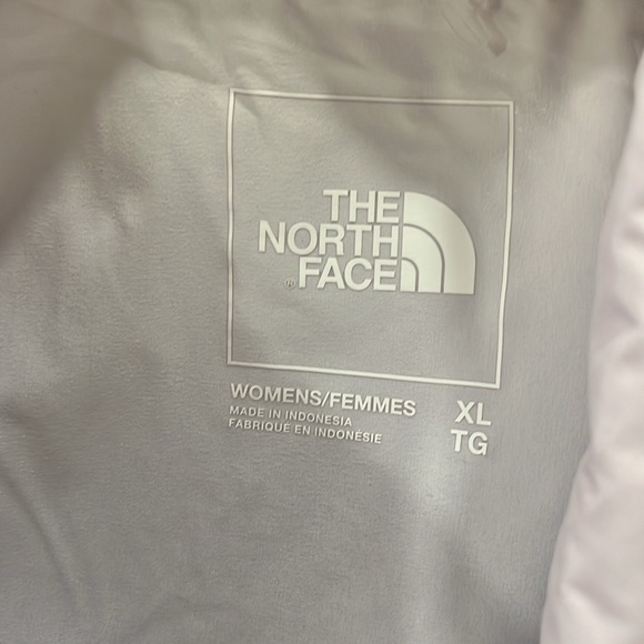 The North Face Women's Warn Insulated Vest, Size XL, NWT - Picture 6 of 10